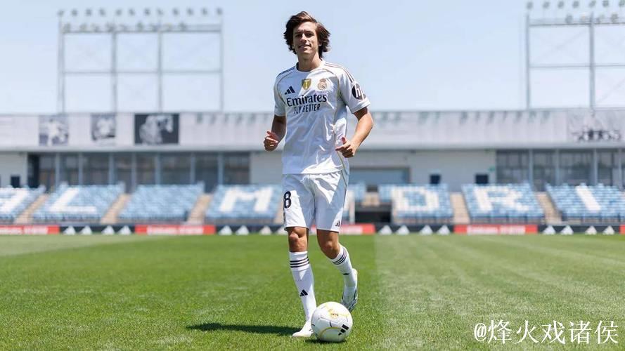 皇马官宣:5000万欧元签下本菲卡后卫A-卡雷拉斯 皇马官宣:5000万欧元签下本菲卡后卫A-卡雷拉斯